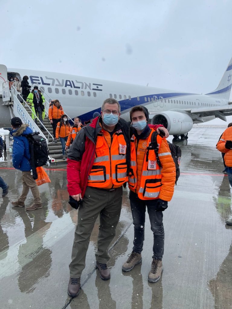 Danny and Lavee after landing in Romania together with the volunteer team.